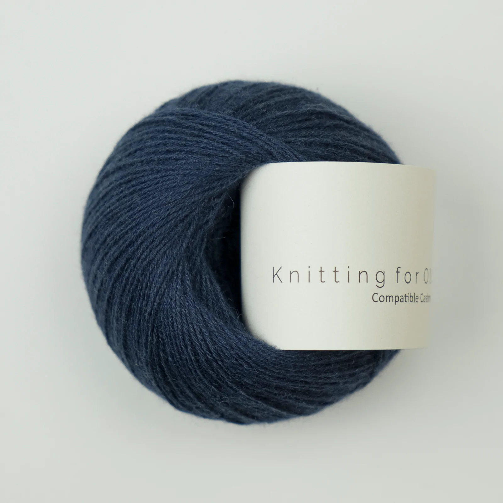 compatible cashmere knitting for olive | compatible cashmere: navy blue
