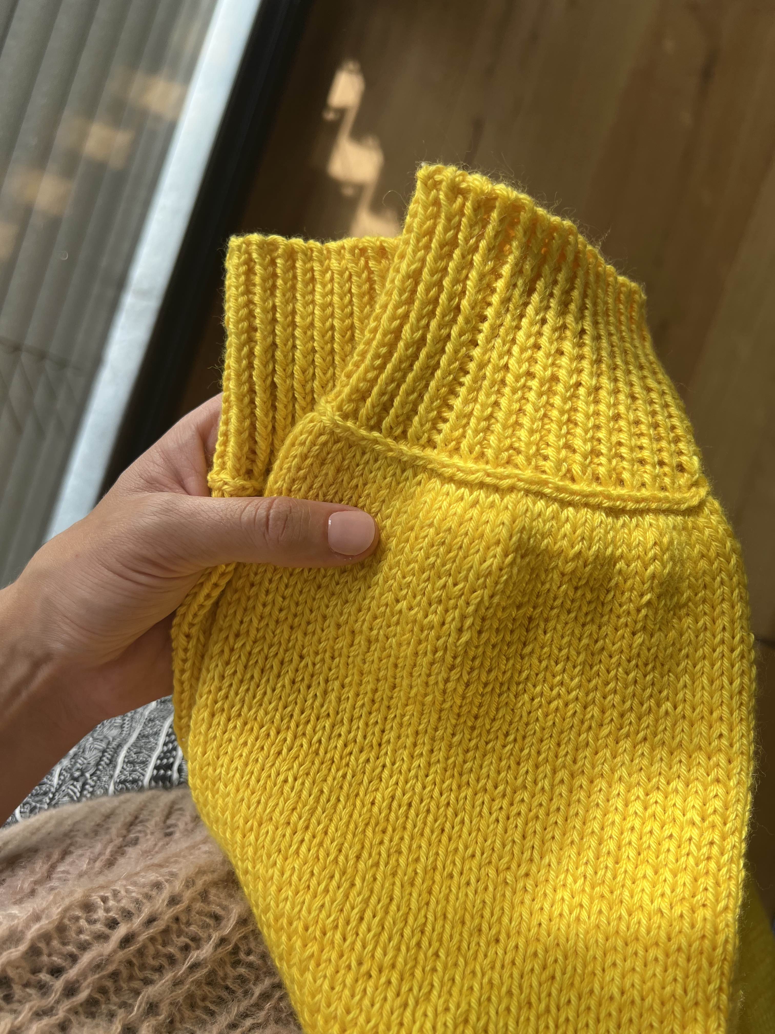 Lemonsweater